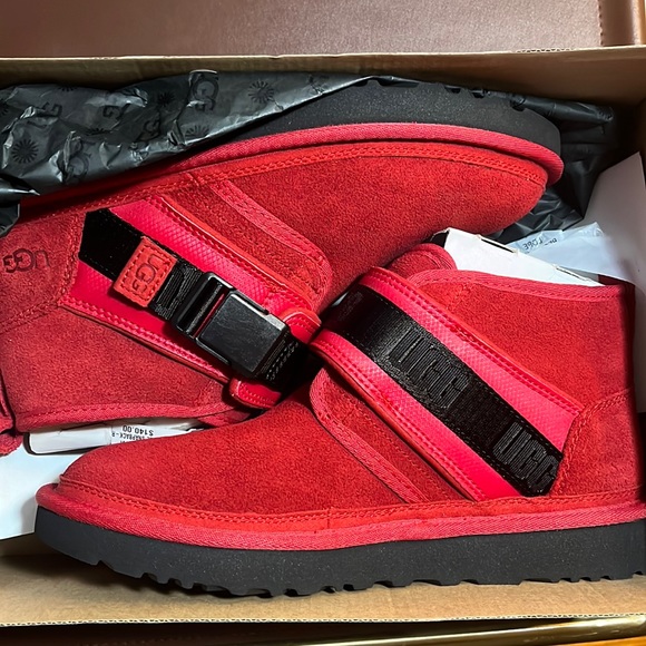 UGG Neumel Boot: Snapback - Picture 1 of 8